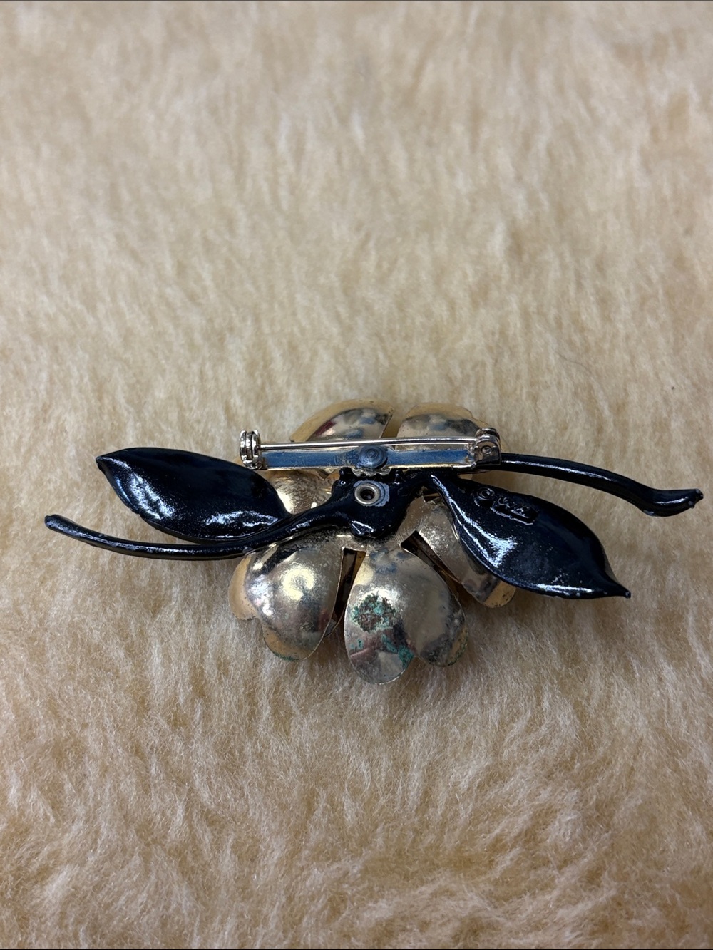 Vintage Coro Floral Rose Brooch in Metallic Copper - Picture 3 of 6